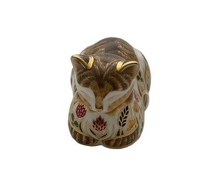 Royal Crown Derby Clover Cottage Garden Cat Paperweight with 22 carat gold decoration, presented with its original box and certificate.