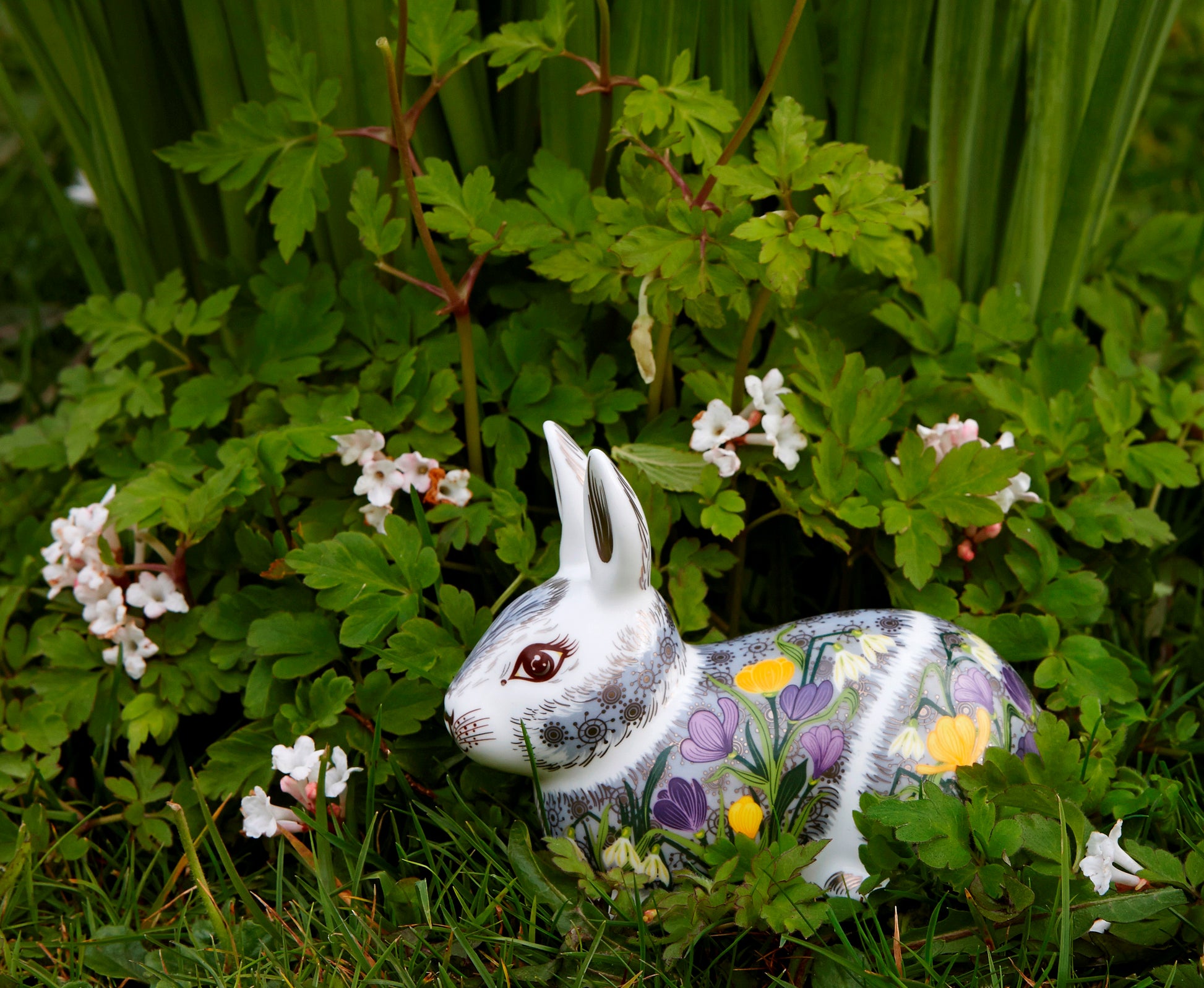 Royal Crown Derby Springtime Bunny Platinum Paperweight