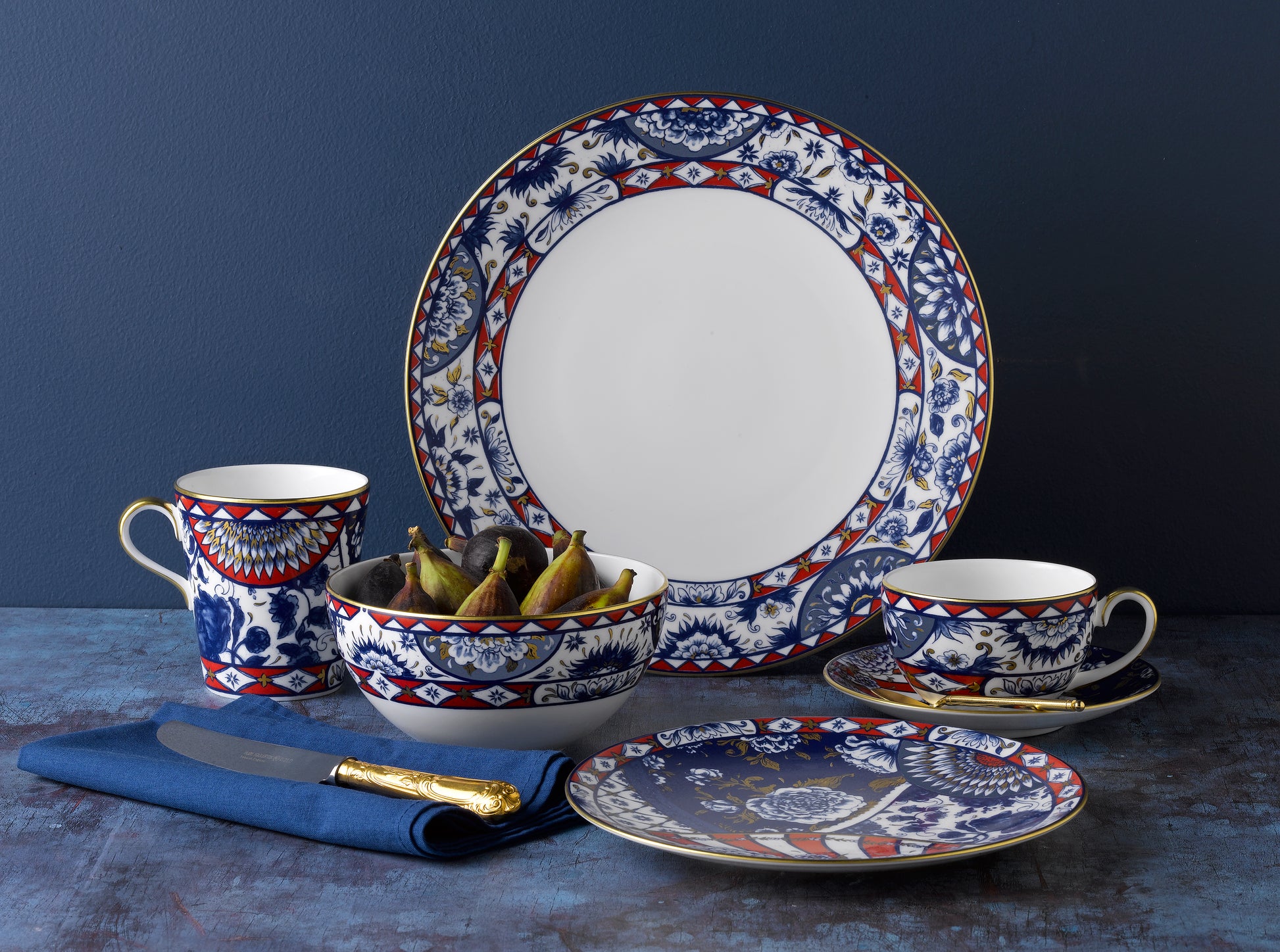 Royal Crown Derby Victorias Garden Blue and Red Cake Stand