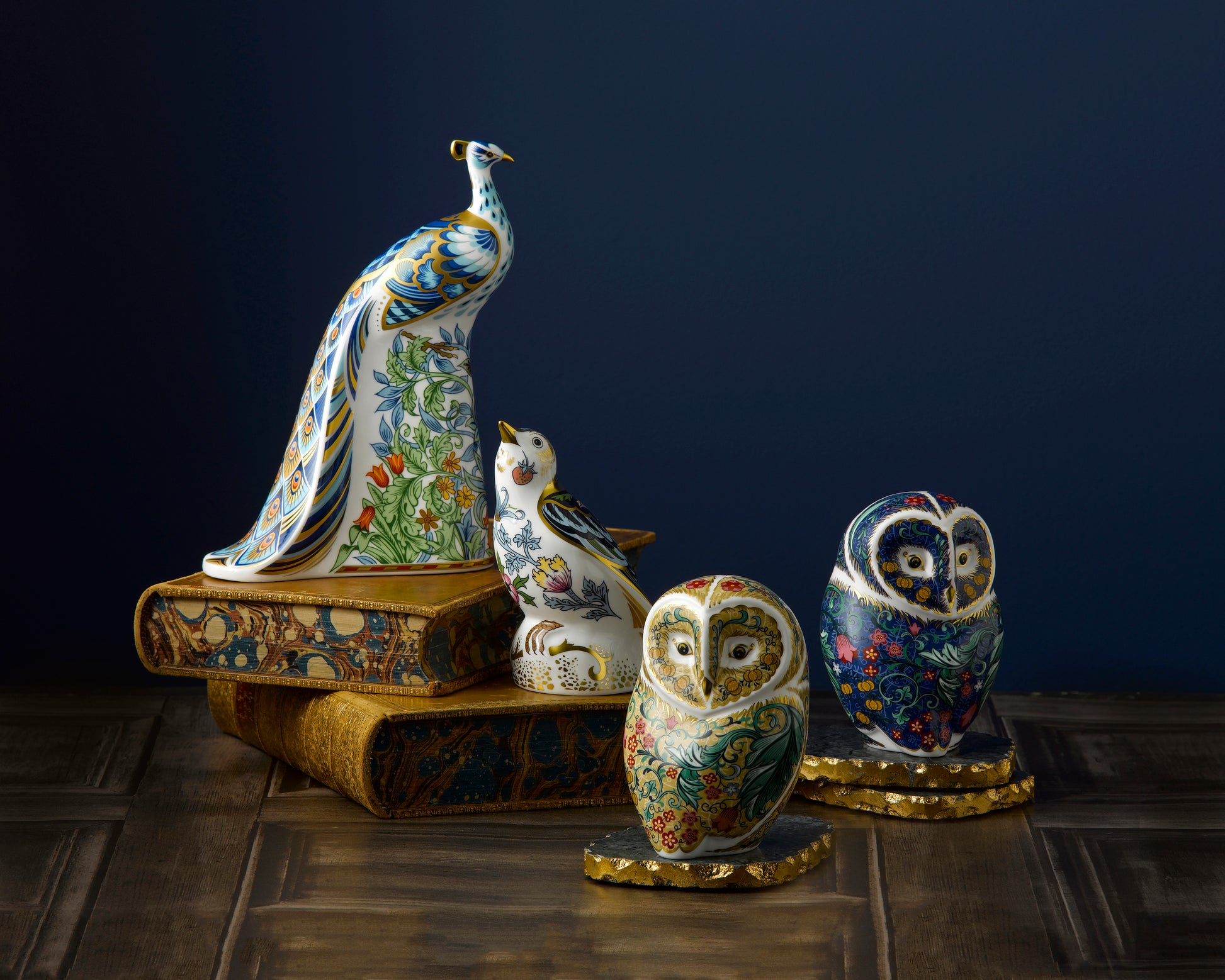 Royal Crown Derby Manor Peacock William Morris Bird Paperweight